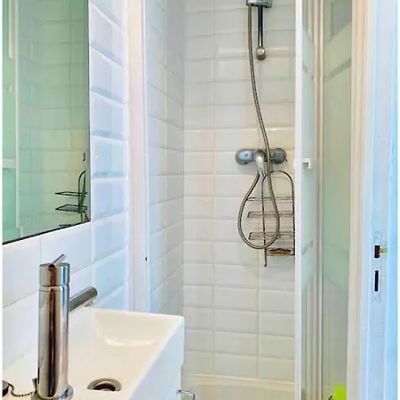 Studio On The Attic-5 Min From Sea & Main Street Apartamento Nice
