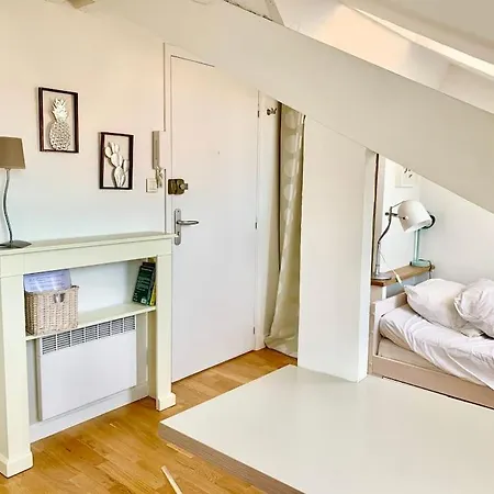 Studio On The Attic-5 Min From Sea & Main Street Nicea