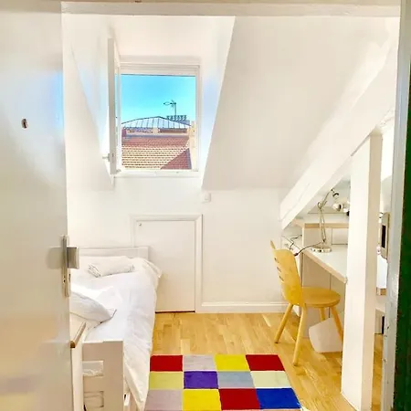 Studio On The Attic-5 Min From Sea & Main Street Nizza
